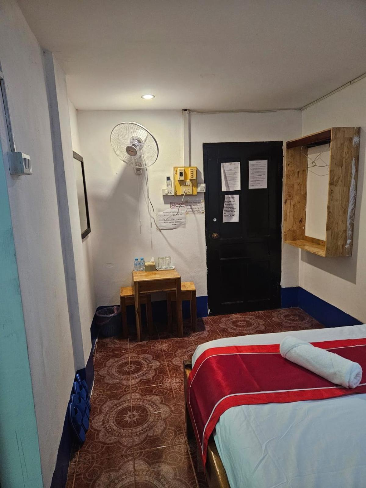 ルアンパバーン チトラトダ セントラル ビラ ハウス Bed & Breakfast エクステリア 写真