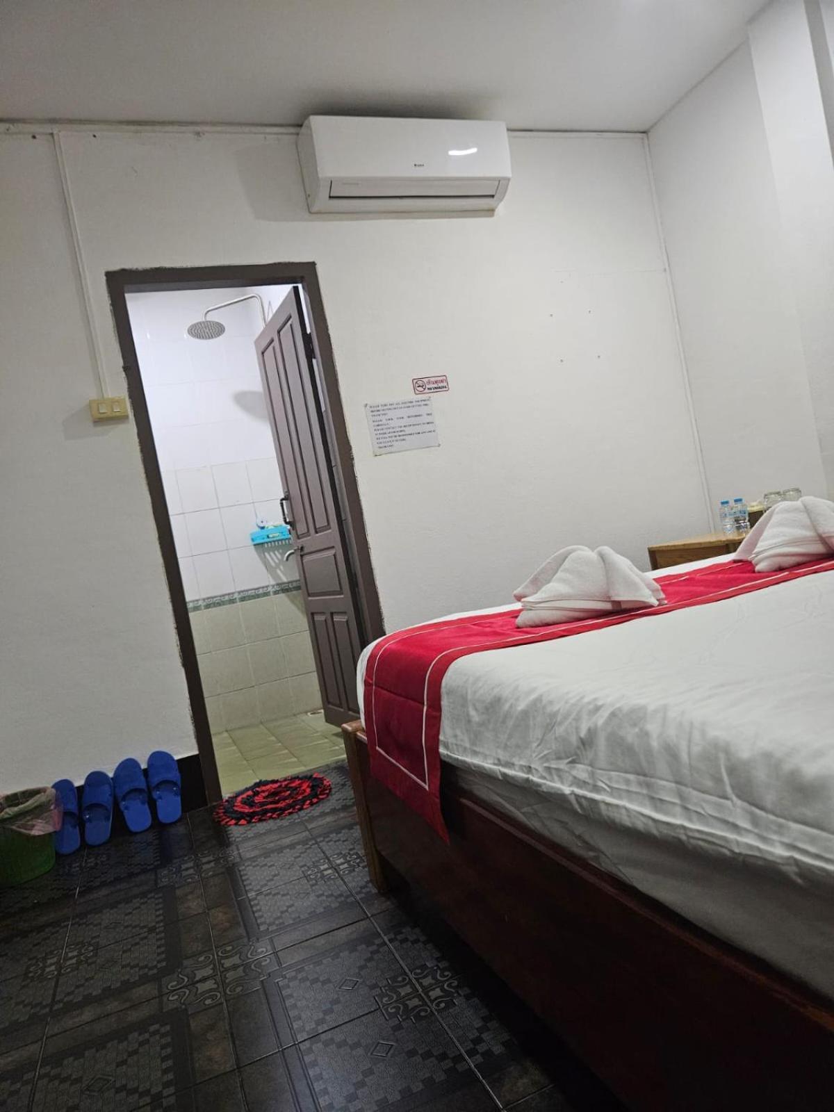 ルアンパバーン チトラトダ セントラル ビラ ハウス Bed & Breakfast エクステリア 写真
