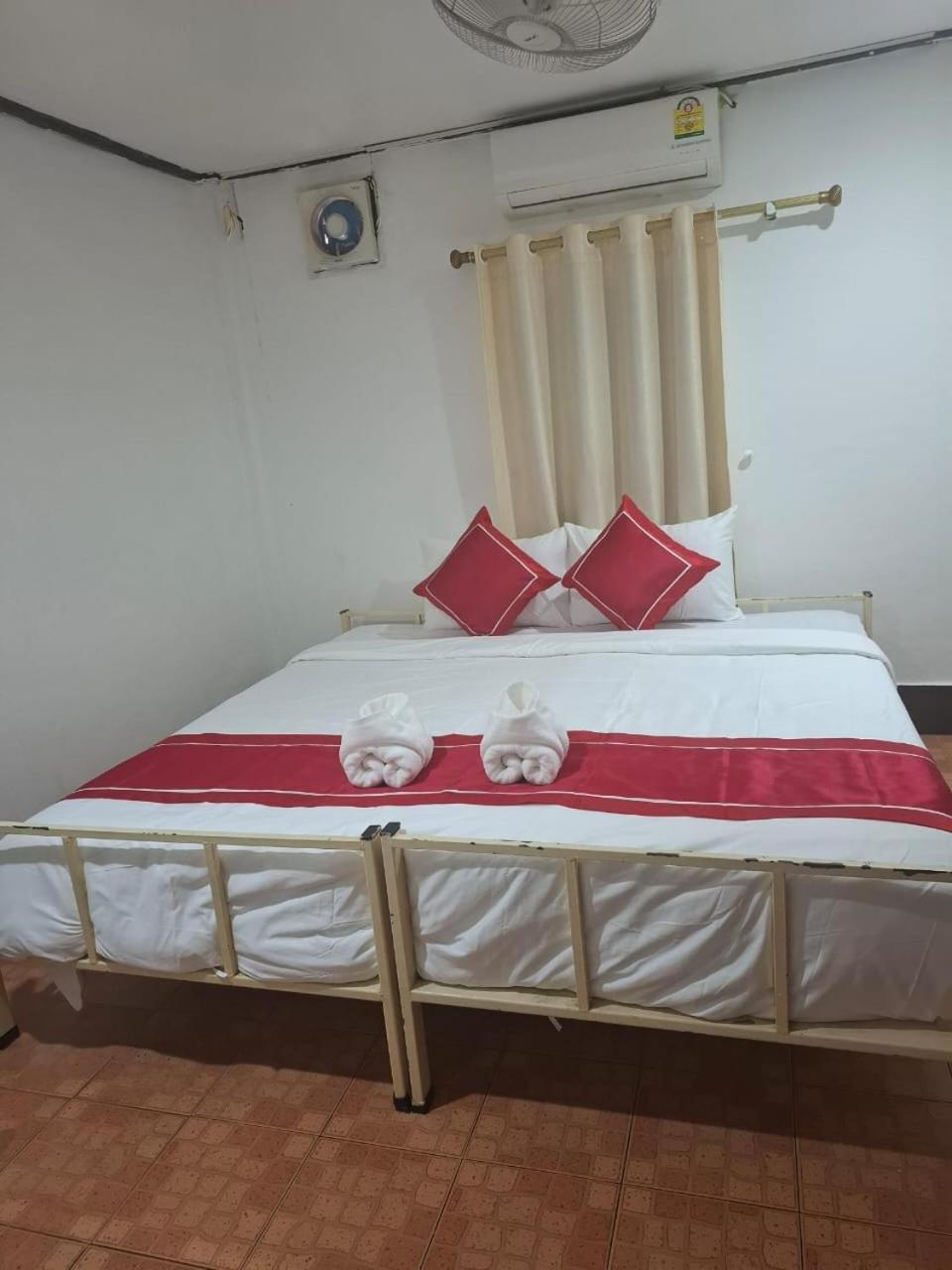 ルアンパバーン チトラトダ セントラル ビラ ハウス Bed & Breakfast エクステリア 写真