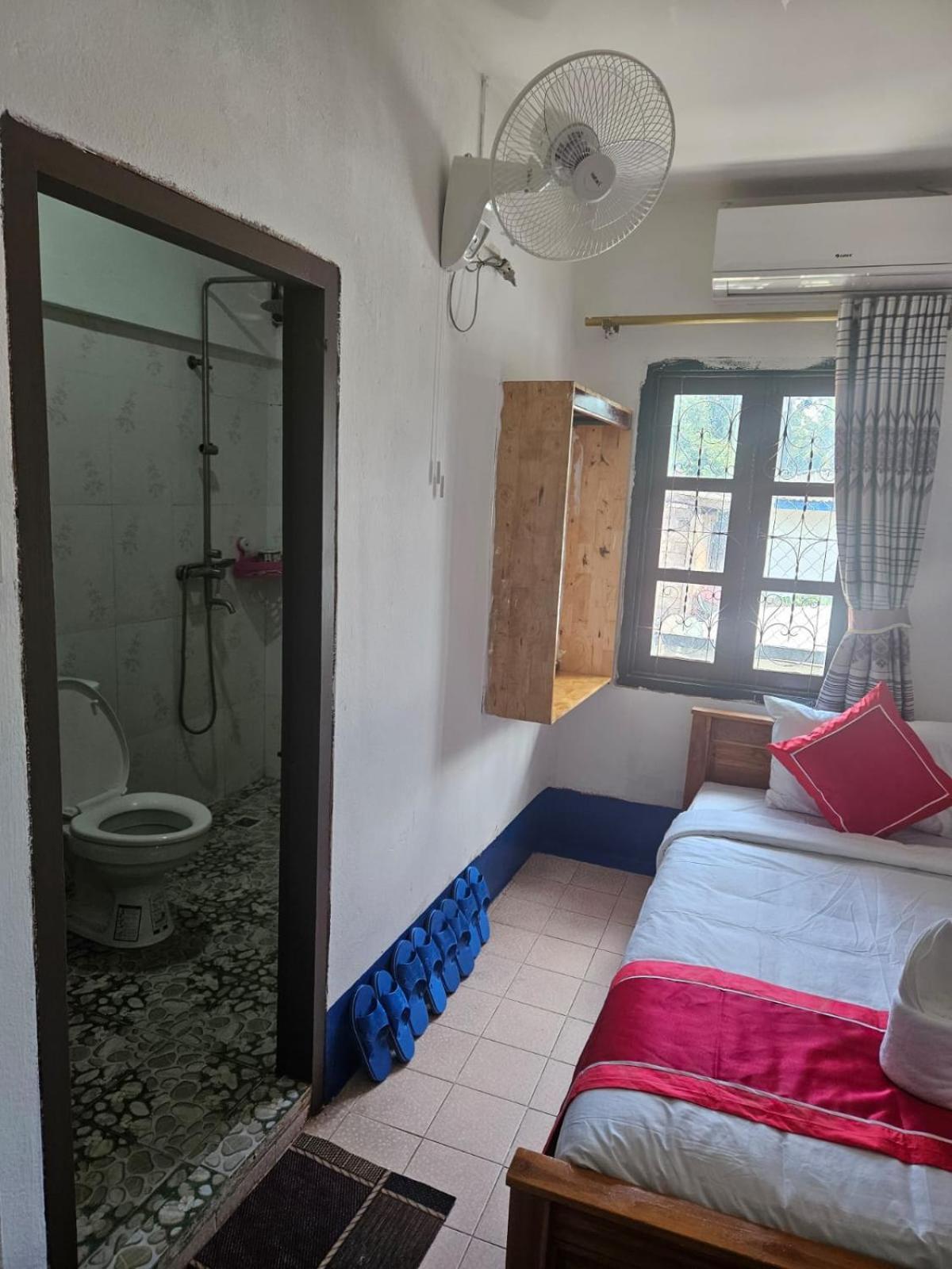 ルアンパバーン チトラトダ セントラル ビラ ハウス Bed & Breakfast エクステリア 写真
