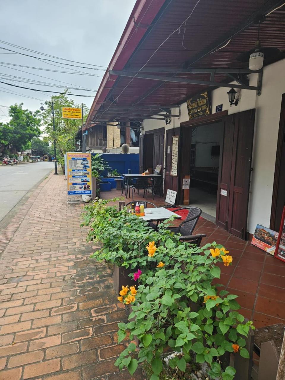 ルアンパバーン チトラトダ セントラル ビラ ハウス Bed & Breakfast エクステリア 写真