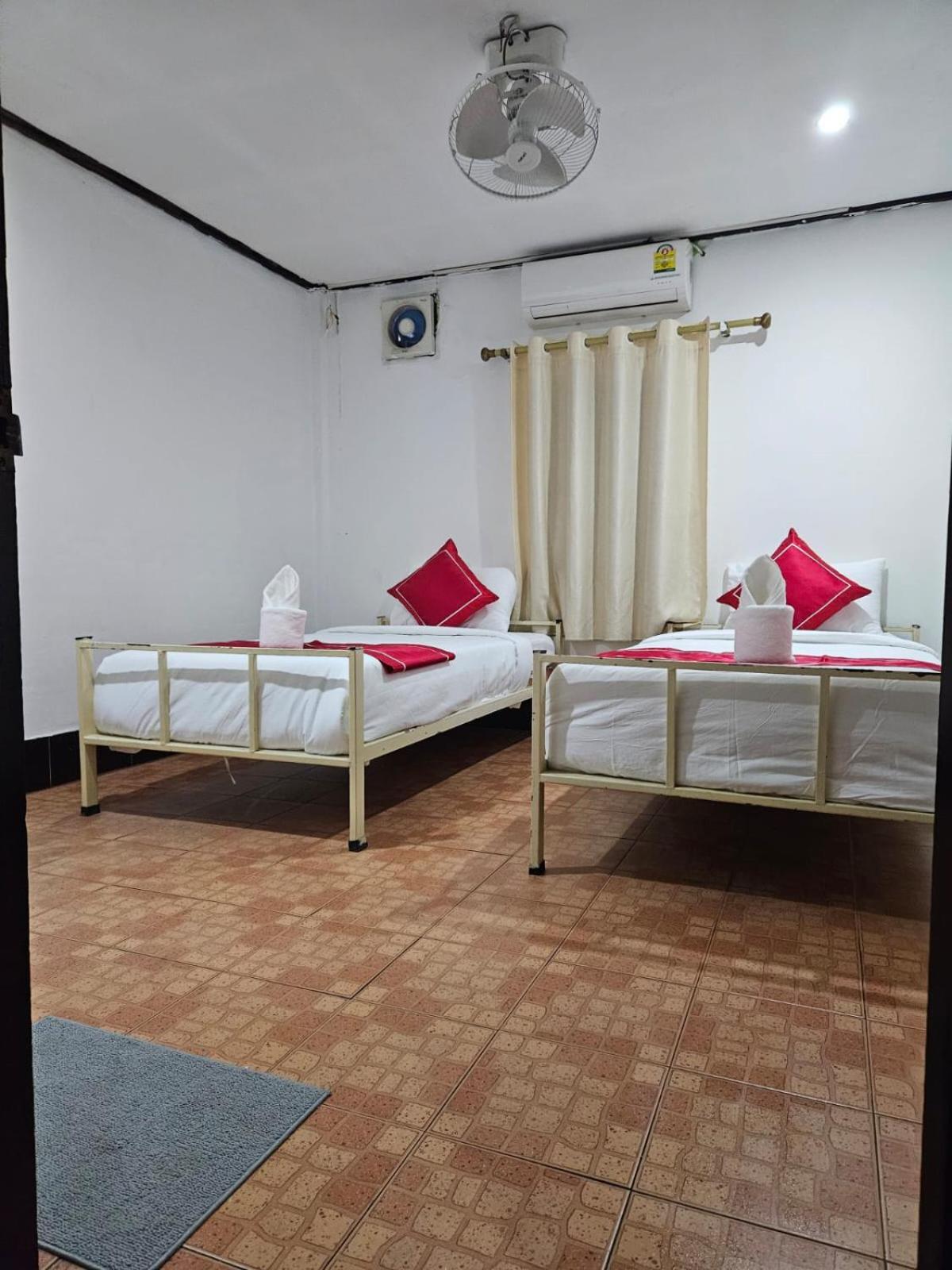 ルアンパバーン チトラトダ セントラル ビラ ハウス Bed & Breakfast エクステリア 写真